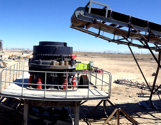 董事長曹仕龍作為政協(xié)常務(wù)委員出席了招遠市第十八屆人民代表大會第一次會議